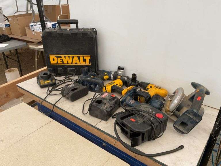 Quantity of miscellaneous cordless tools - condition unknown
