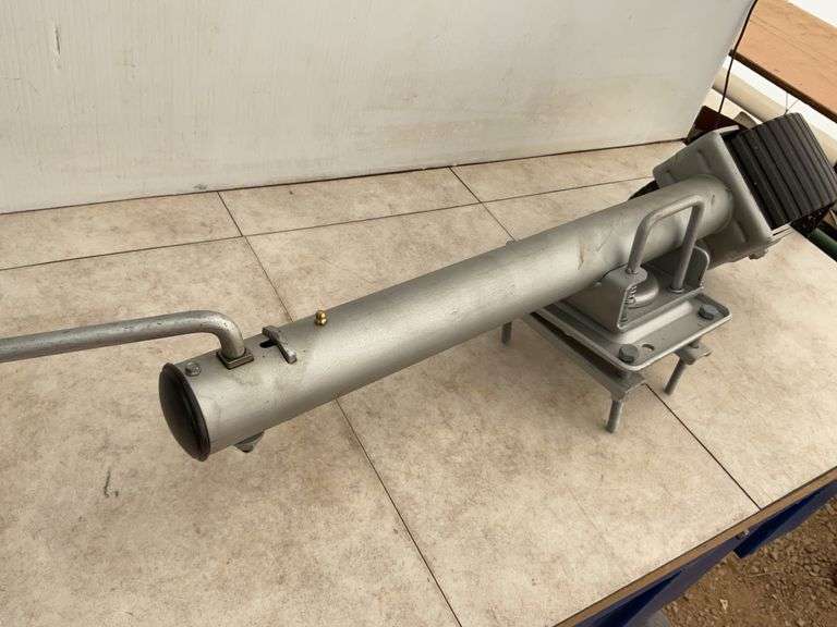 1500 lb. trailer jack comes with the wheel