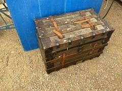 Vintage trunk. 18"x32"x21"H