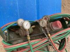 Acetylene cutting torch comes with gauges cart and brazing tip