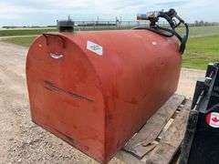700L slip tank c/w 15gpm pump in working order