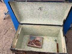 Vintage trunk. 18"x32"x21"H