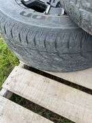 3 tires/rims 264/60R18 - rubber poor