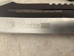 Columbia hunting knife comes with case
