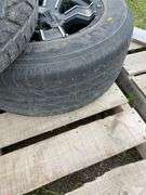 3 tires/rims 264/60R18 - rubber poor