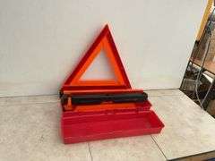 Set of triangle road flares