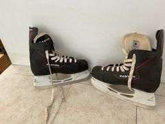 Pair size 6, skates