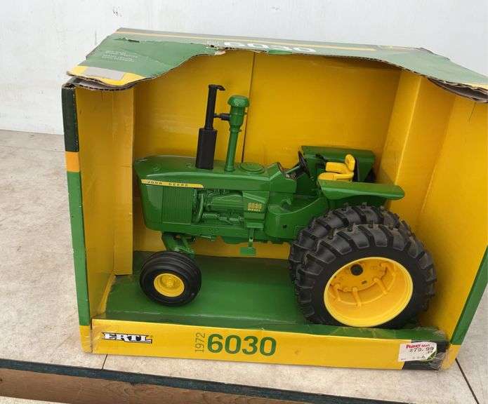 John Deere 6030 Tractor - 1/16 scale - in orginal box