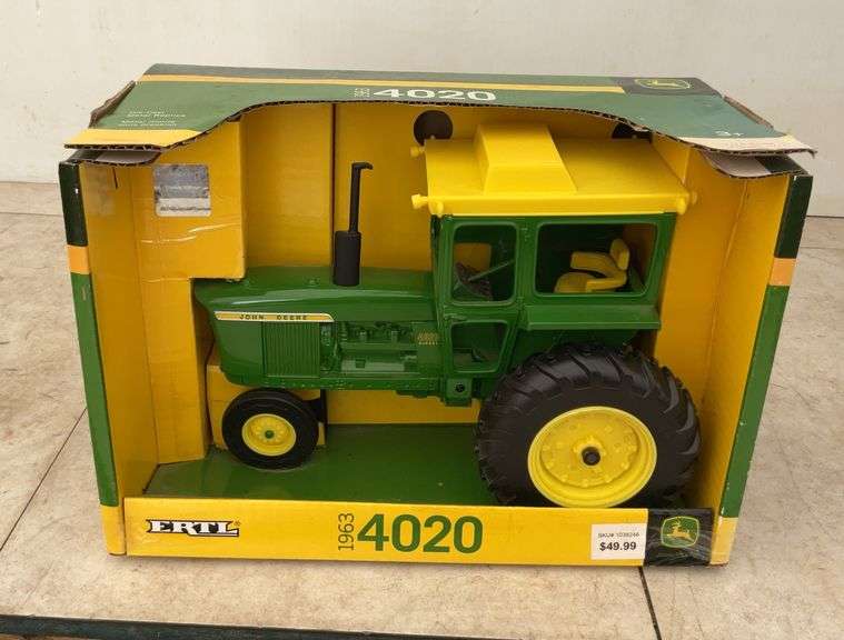John Deere 4020 narrow front end - 1/16 scale - in orginal box