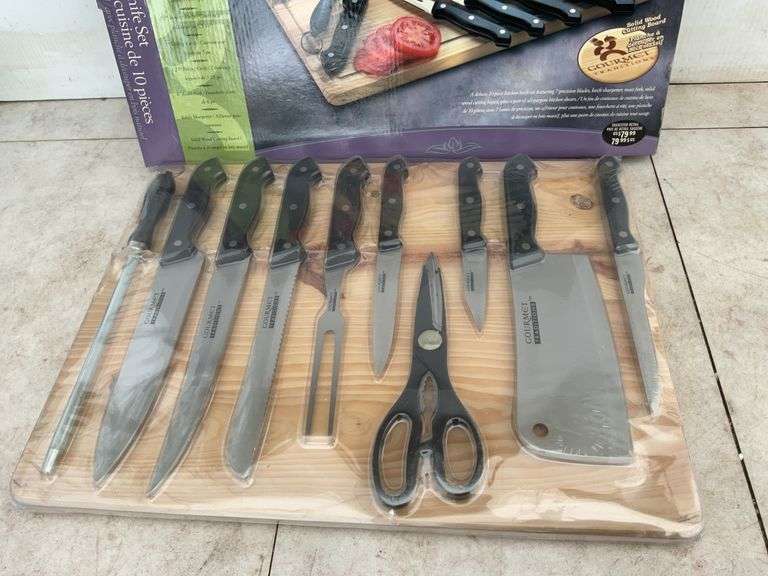 Unused 10 piece kitchen knife set comes with cutting board
