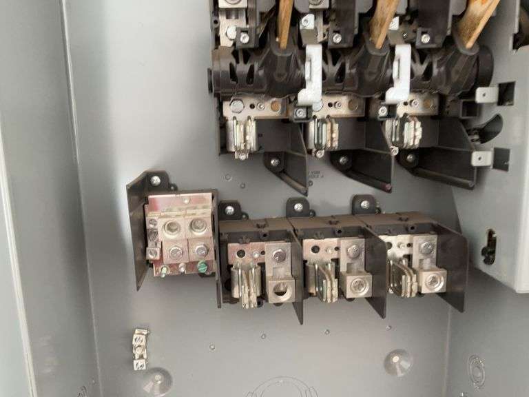 Unused general duty safety switch Square D, 200 amp, 240 V AC, measures 29"H x 17"W