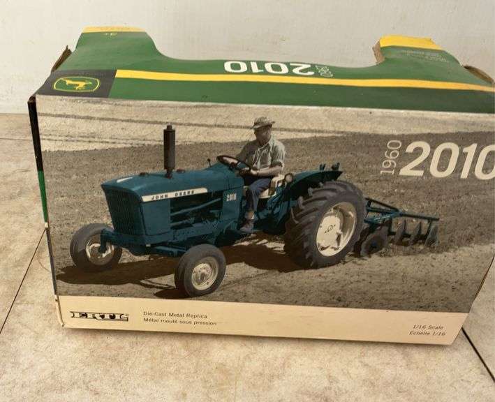John Deere 2010 - 1/16 scale - in orginal box