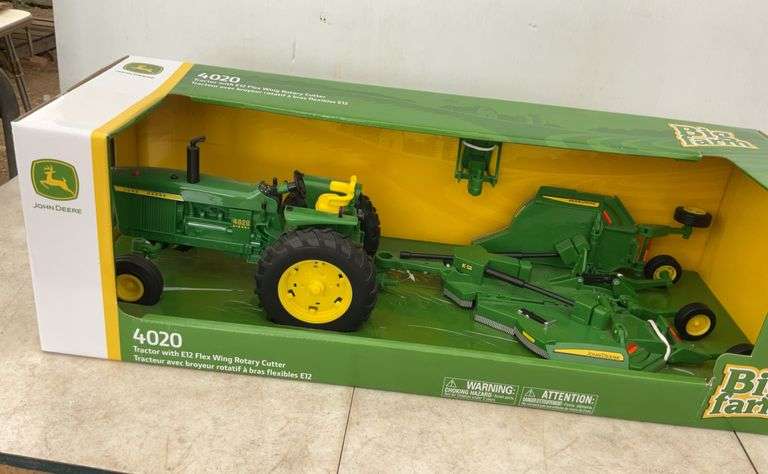 Joohn Deere 4020 Tractor with E12 Flex Wing Rotary Cutter - 1/16 scale - in orginal box