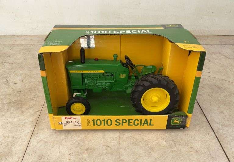 John Deere 1010 Special - 1/16 scale - in original box