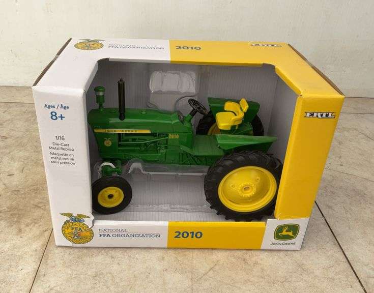 John Deere 2010 - 1/16 scale - in original box