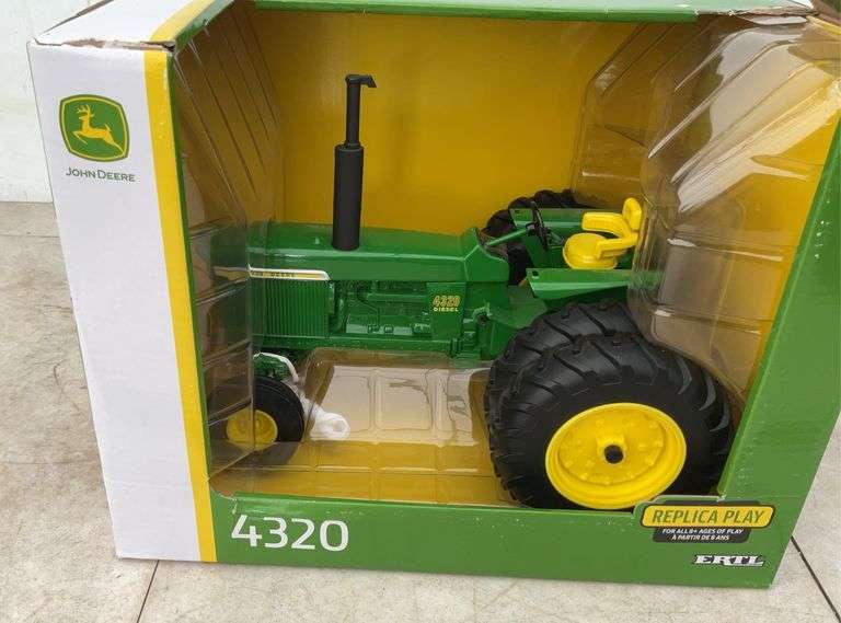 John Deere 4320 - 1/16 scale - in original box