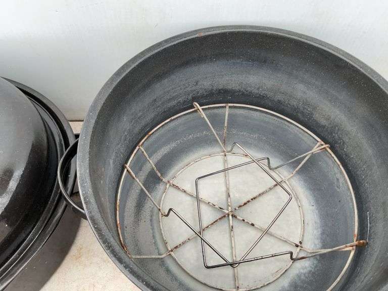 1 enamel roaster, midsize enamel canner