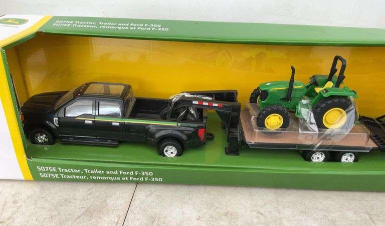 John Deere 5075E Tractor, Trailer and Ford F350 - 1/32 scale - in orginal box