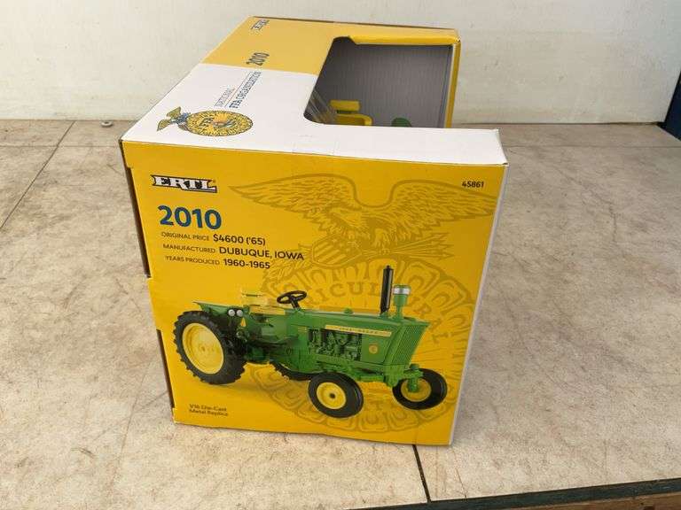 John Deere 2010 - 1/16 scale - in original box