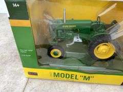 John Deere Model M wide front tractor - 1/ 16 scale , in orginal box