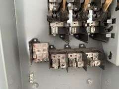 Unused general duty safety switch Square D, 200 amp, 240 V AC, measures 29"H x 17"W