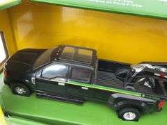 John Deere 5075E Tractor, Trailer and Ford F350 - 1/32 scale - in orginal box