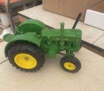 John Deere D. 1/16th scale no box