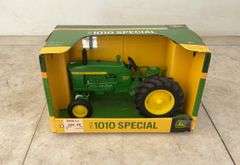 John Deere 1010 Special - 1/16 scale - in original box