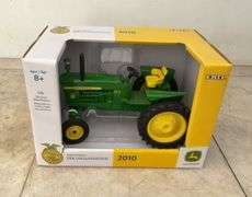 John Deere 2010 - 1/16 scale - in original box