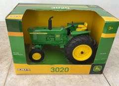 John Deere 3020 Trateor - 1/16 scale - in original box