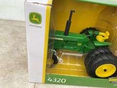 John Deere 4320 - 1/16 scale - in original box