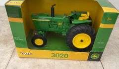 John Deere 3020 Trateor - 1/16 scale - in original box