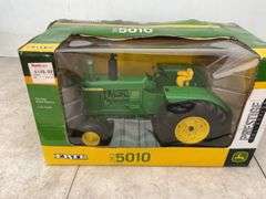 John Deere 5010 - 1/16 scale, in original box