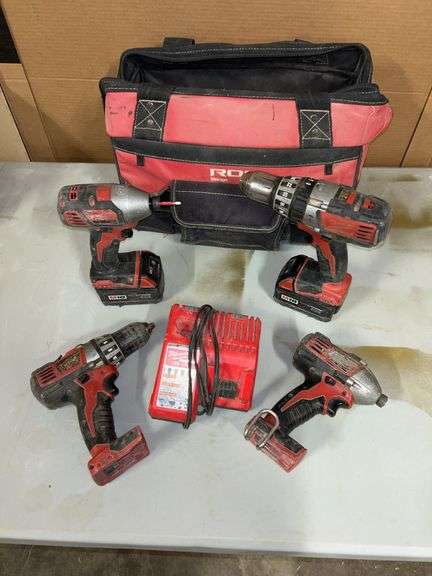Milwaukee M18 drills/impact drivers, 2 batteries, charger