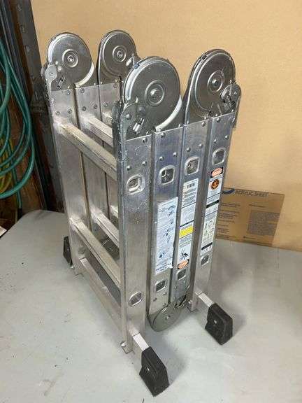 Collapsible 8’ ladder
