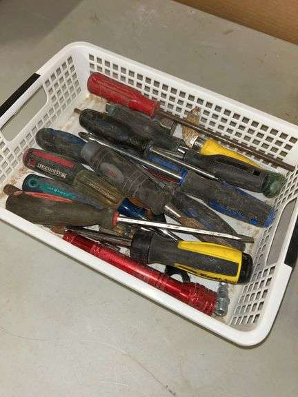Qty of screwdrivers