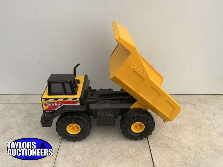 Tonka dump truck