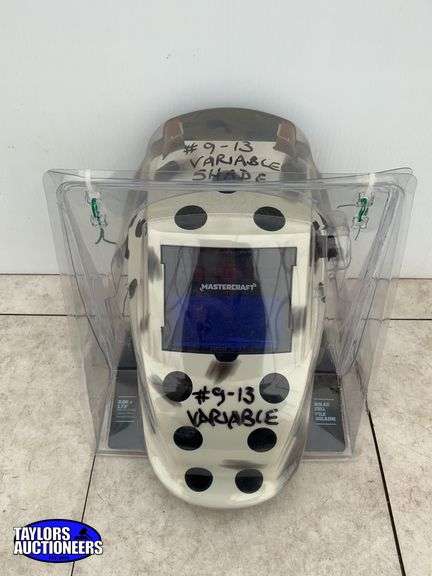 Mastercraft auto lense welding helmet - hardly used