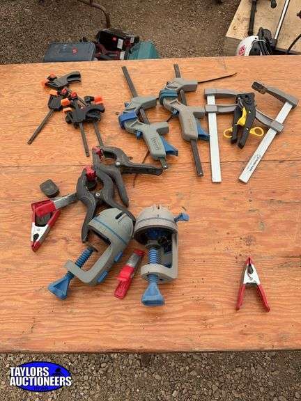 Quantity of quick clamps