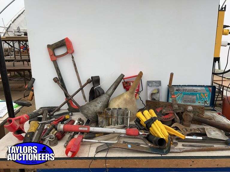 Quantity of misc tools etc