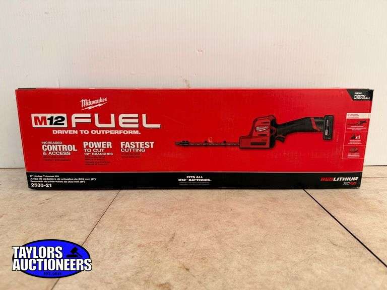 2533-21 M12 FUEL™ 8" Hedge Trimmer Kit M12 XC 4.0 battery and charger included