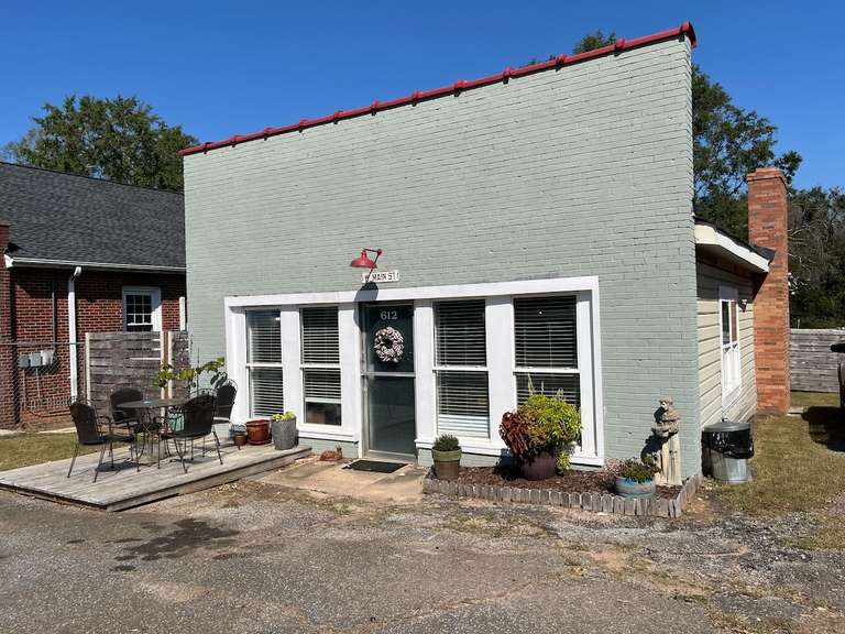 612 W Main St, Easley, SC