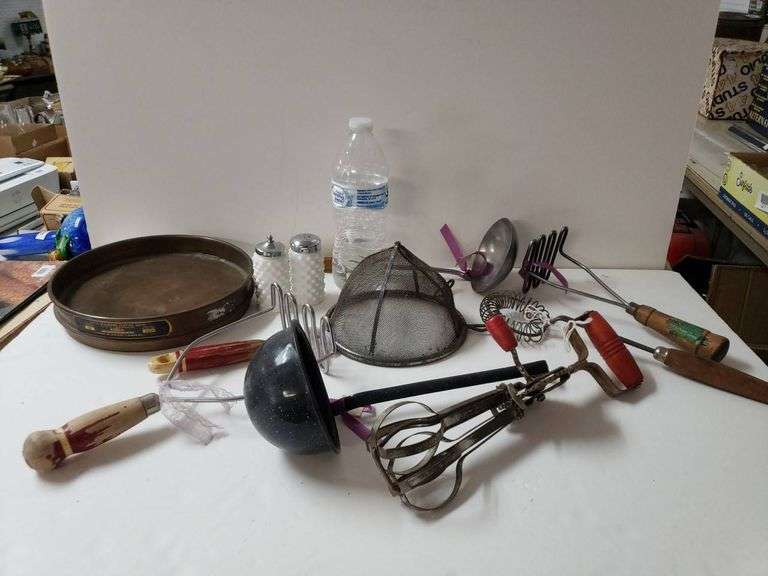 Lot of Vintage Kitchen Utensils and Tools - Trice Auctions