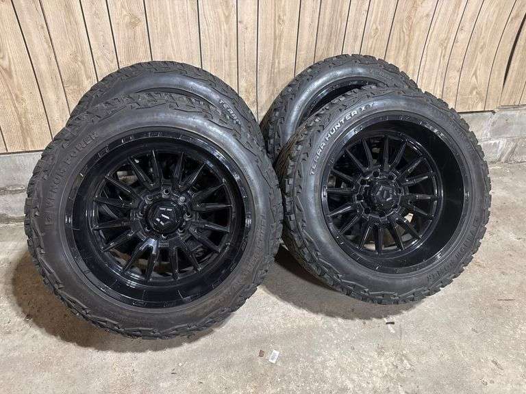T Rims Set of 4 Tis Offroad Rims w/ Venom Power Terra Hunter X/T Tires - 8x170 ...