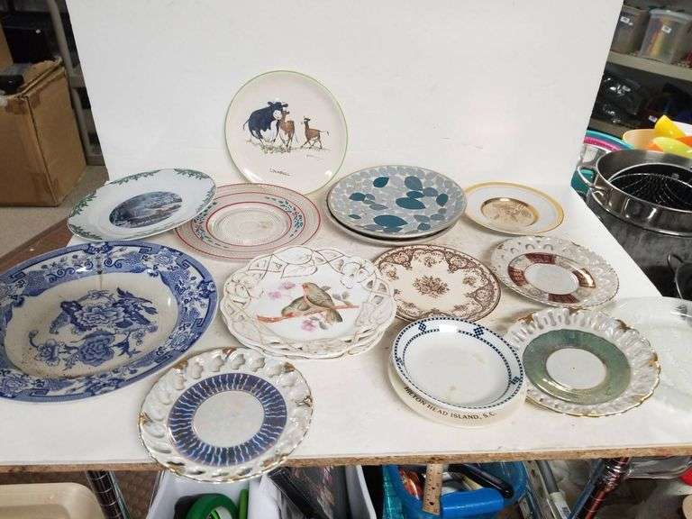 Assorted Decorative and Collector Plates Lot - Trice Auctions