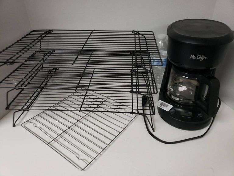 Mr. Coffee Maker With Wire Racks for Cooling or Baking - Trice Auctions