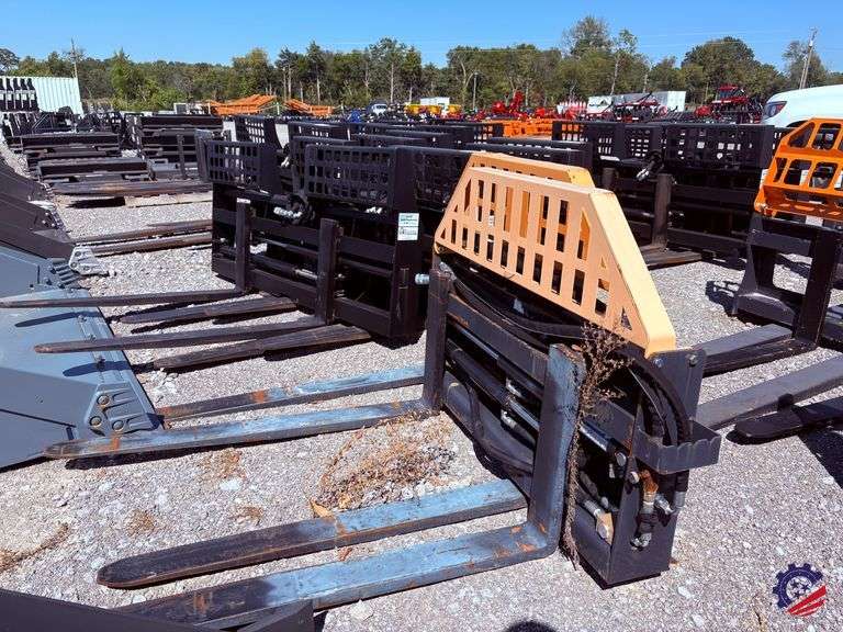 Unused Wolverine PFA-11-3300G 48" Hydraulic Pallet Fork Attachment