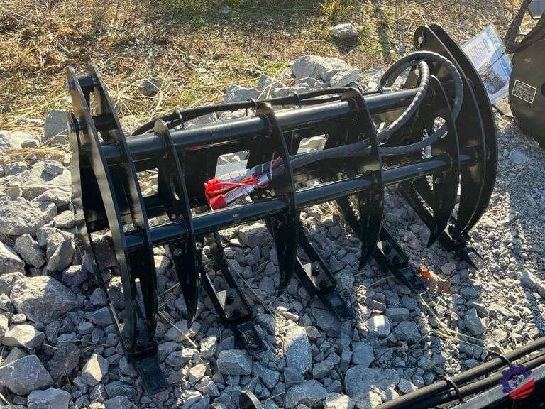 2025 Unused MoLG6O Mini Skid Steer Grapple Attachment
