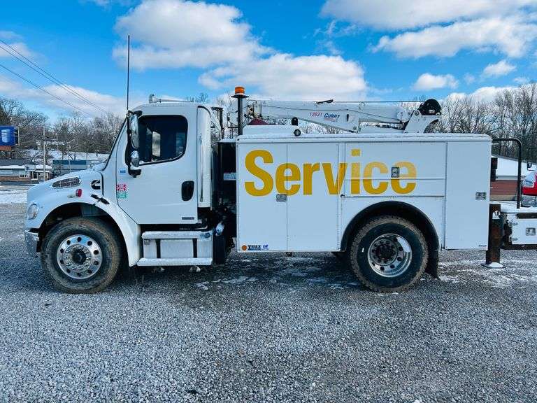 2011  FREIGHTLINER  M2 106  Mechanics Truck