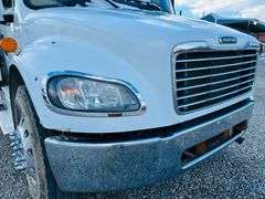 2011  FREIGHTLINER  M2 106  Mechanics Truck